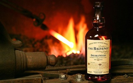 The-Balvenie-whisk_2201558b