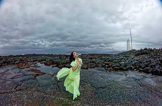 Slow-Luxury-3rd -chakra-stonemilker-virtual-reality-beisenbach PS12